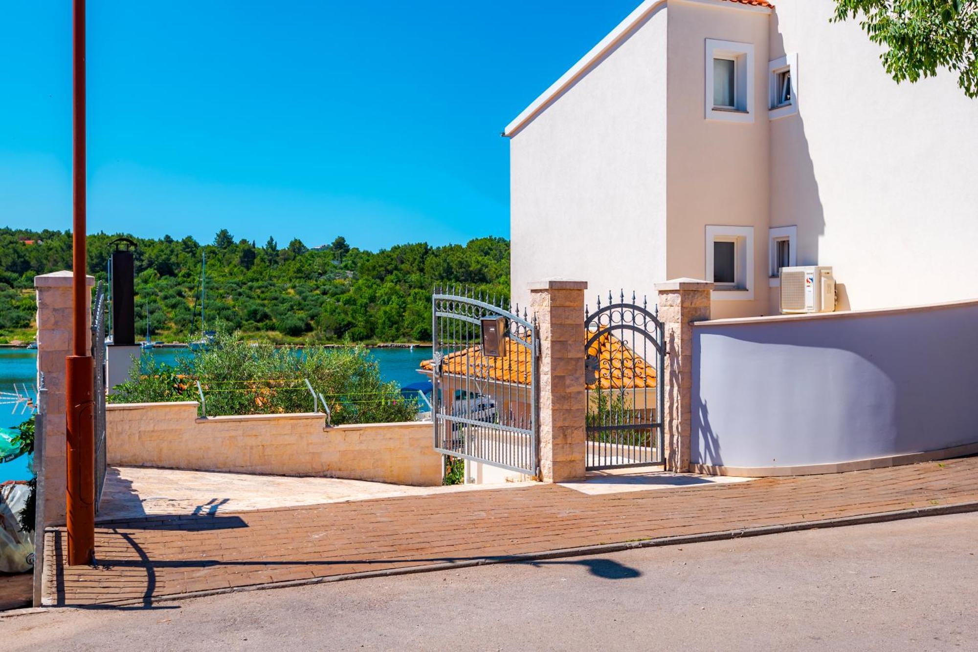 Apartment Bilice Beach 외부 사진
